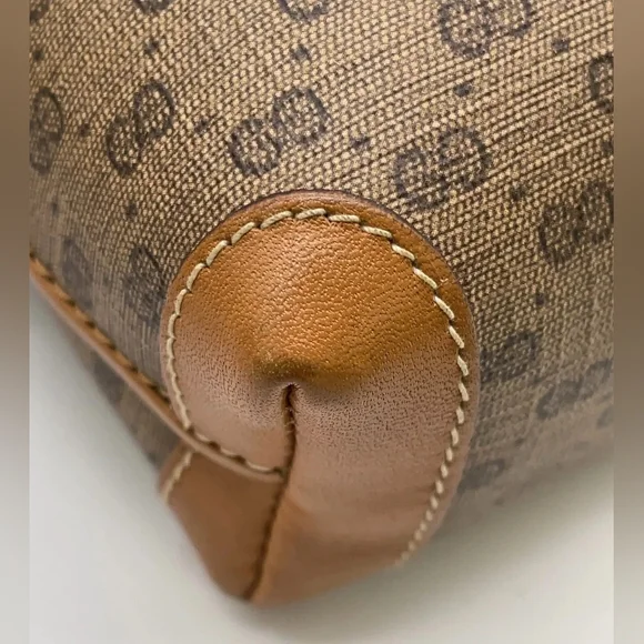 Authentic Gucci Micro GG Supreme Crossbody Bag - Picture 11 of 16